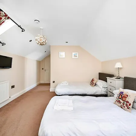 Finest Retreats - Loxley House