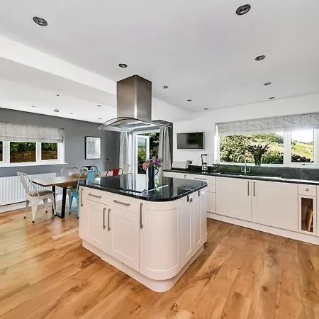 Finest Retreats - Loxley House